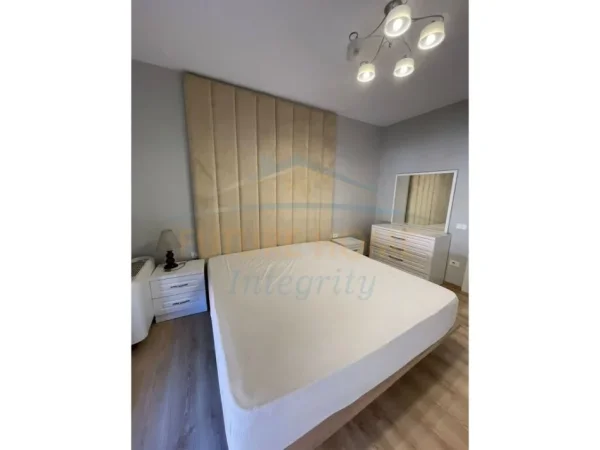 Tirane, jepet me qera apartament 2+1 Kati 6, 110 m² 1.200 € (Rruga e Kavajes)