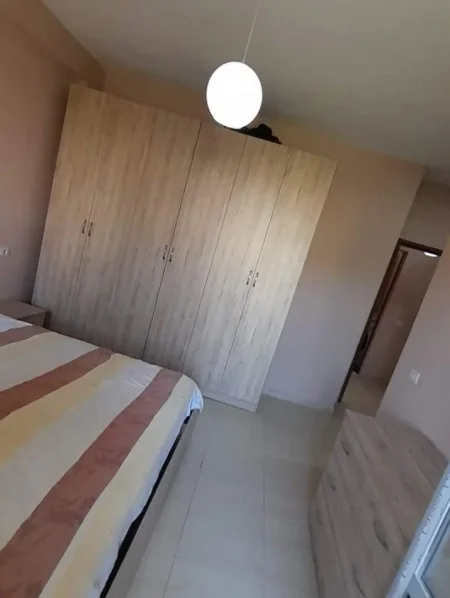 Tirane, jepet me qera apartament 3+1+Ballkon Kati 2, 120 m² 420 € (kopshti botanik)
