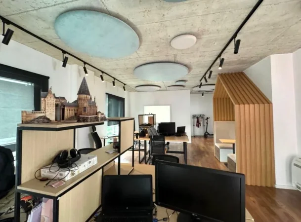 Ambient biznesi modern për qira tek Rruga e Elbasanit !