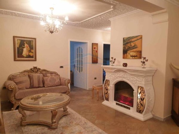 Tirane, jepet me qera apartament 2+1 Kati 8, 110 m² 750 € (Myslym Shyri)