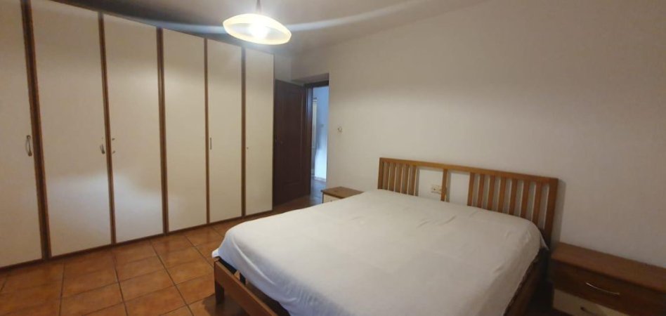 Tirane, jepet me qera apartament 2+1+Ballkon Kati 3, 75 m² 400 € (Hoxha Tahsim)