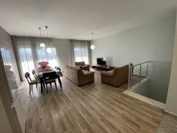 Tirane, jepet me qera apartament duplex 2+1+Aneks+Ballkon Kati 0, 127 m² 800 € (Kodra e Diellit)