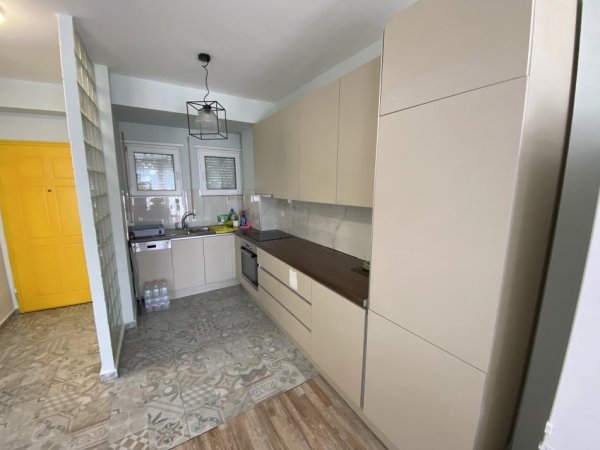 Tirane, jepet me qera apartament duplex 2+1+Aneks+Ballkon Kati 0, 127 m² 800 € (Kodra e Diellit)