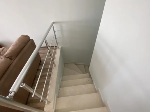 Tirane, jepet me qera apartament duplex 2+1+Aneks+Ballkon Kati 0, 127 m² 800 € (Kodra e Diellit)