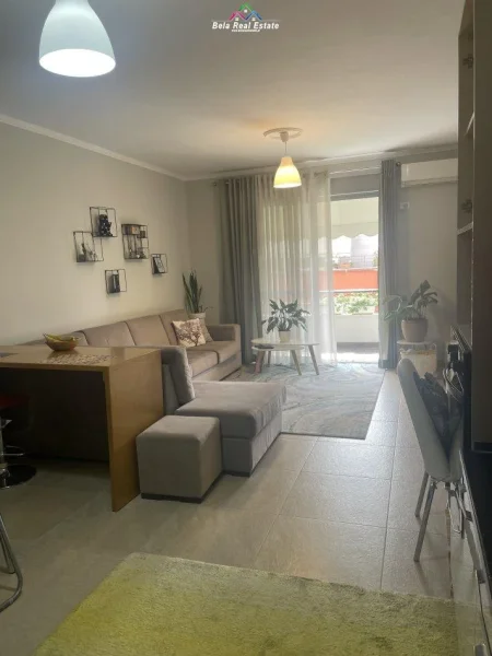 Tirane, shes apartament 2+1 Kati 1, 100 m² (liqeni i thate)