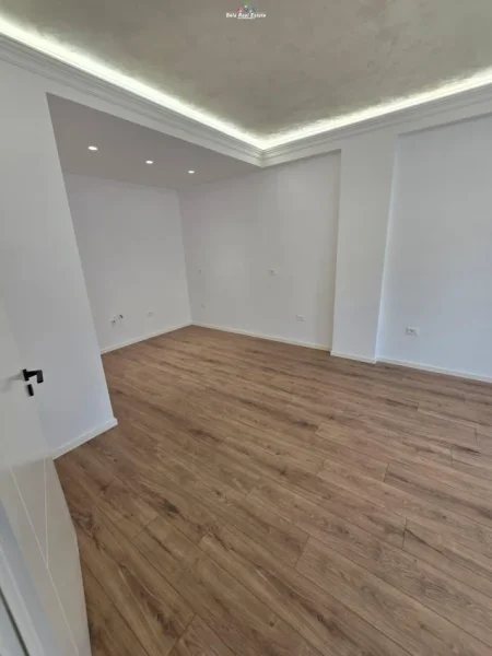 Tirane, shes apartament 2+1 , 96 m² 210.000 € (rruga e kavajes)