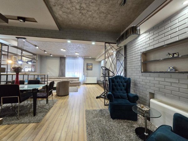 Tirane, jepet me qera apartament 2+1 Kati 4, 190 m² 1.900 € (mysly shyri)