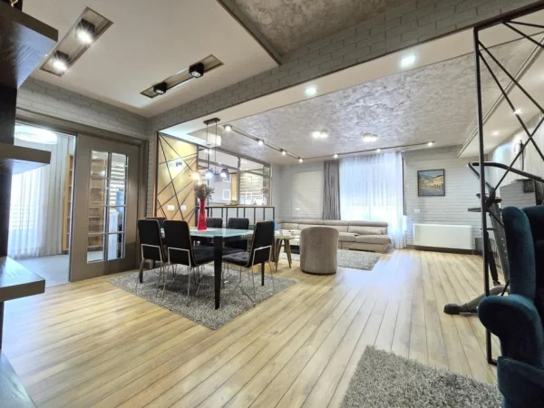 Tirane, jepet me qera apartament 2+1 Kati 4, 190 m² 1.950 € (mysly shyri)
