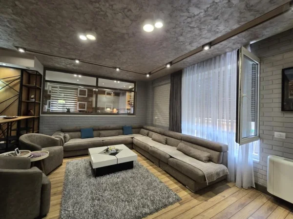 Tirane, jepet me qera apartament 2+1 Kati 4, 190 m² 1.950 € (mysly shyri)