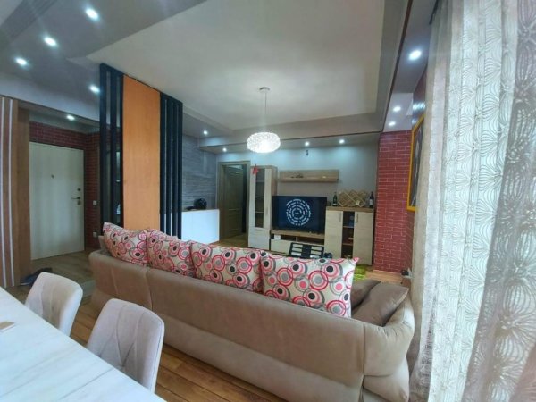 Tirane, jepet me qera apartament 1+1 Kati 8, 96 m² 1100 € (myslym shyri)