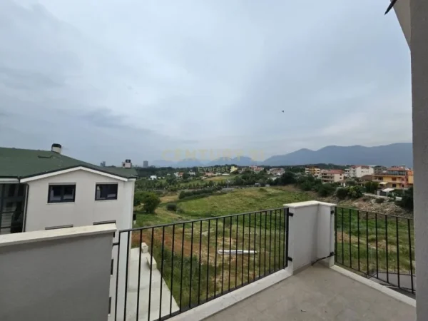 Tirane, shes apartament+verande | Penthouse 2+1+Aneks+Ballkon Kati 4, 127 m² 255.000 € (Liqeni Thate Tirana, Albania)