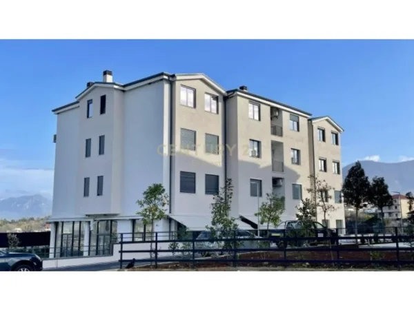 Tirane, shes apartament 1+1+Ballkon Kati 2, 78 m² 156.000 € (Liqeni Thate Tirana, Albania)