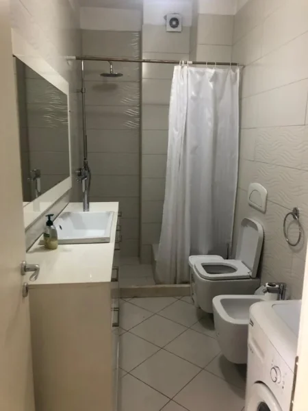 Tirane, jap me qera apartament 2+1+Ballkon Kati 6, 85 m² 450 € (Dritan hoxha, laprake)
