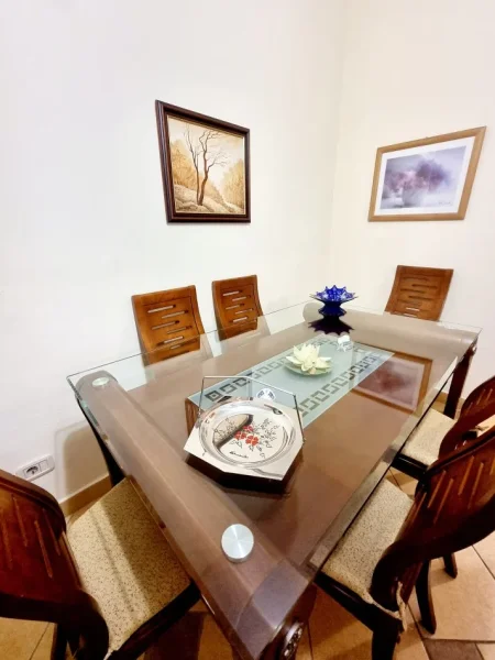 Tirane, jap me qera apartament 2+1+Ballkon Kati 9, 108 m² 1.000 € (Qender)