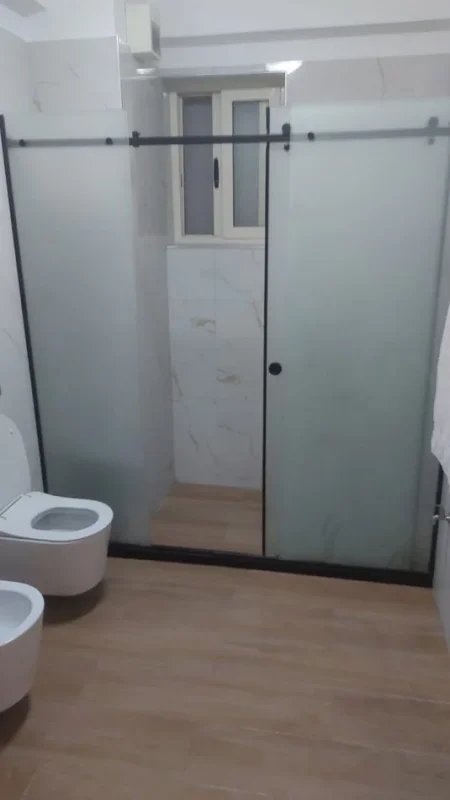 Tirane, jepet me qera apartament 2+1 Kati 4, 100 m² 500 € (Astir)