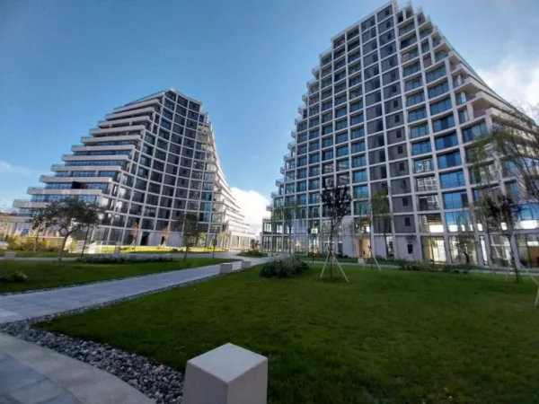 Tirane, shes 3+1+Ballkon Kati 8, 156 m² 440.000 € (Rruga e Kosovareve)