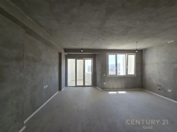 Tirane, shitet apartament 3+1+Ballkon Kati 9, 136 m² 200.000 € (ish fusha e aviacionit)