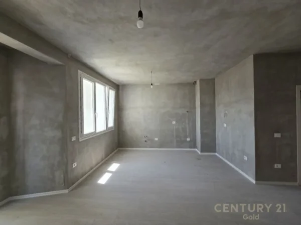 Tirane, shitet apartament 3+1+Ballkon Kati 9, 136 m² 200.000 € (ish fusha e aviacionit)