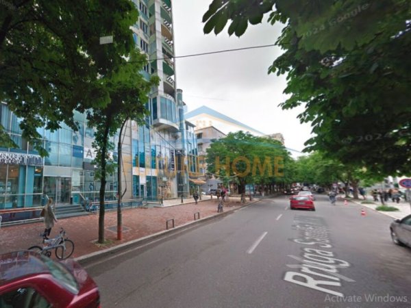 Tirane, jepet me qera ambjent biznesi Kati 4, 84 m² 800 € (Sami Frashëri)