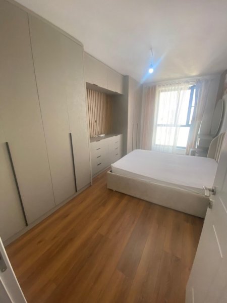 Tirane, jepet me qera apartament 1+1+Aneks+Ballkon Kati 2, 80 m² 600 € (Fusha e Aviacionit)