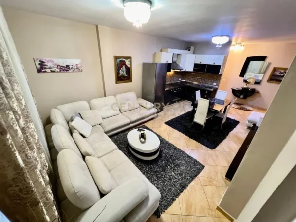 Tirane, jepet me qera apartament 2+1 Kati 4, 100 m² 650 € (kodra e diellit)
