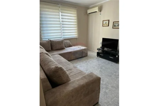 Tirane, jepet me qera 1+1+Ballkon Kati 5, 65 m² 500 € (Rruga e Kavajes)