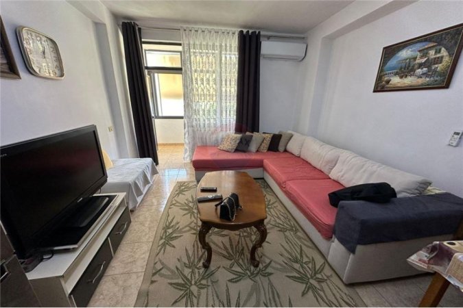 Tirane, shitet apartament 1+1 Kati 4, 65 m² 90.000 € (Rruga e Dibres)