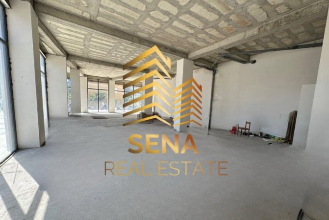 Tirane, jepet me qera ambjent biznesi Kati 0, 615 m² 12.000 € (Rruga Aleksander Mojsiu)