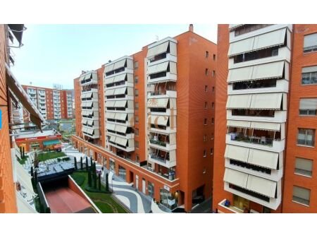 Tirane, jepet me qera apartament 2+1+Ballkon Kati 6, 110 m² 1.500 € (Kompleksi Delijorgji)