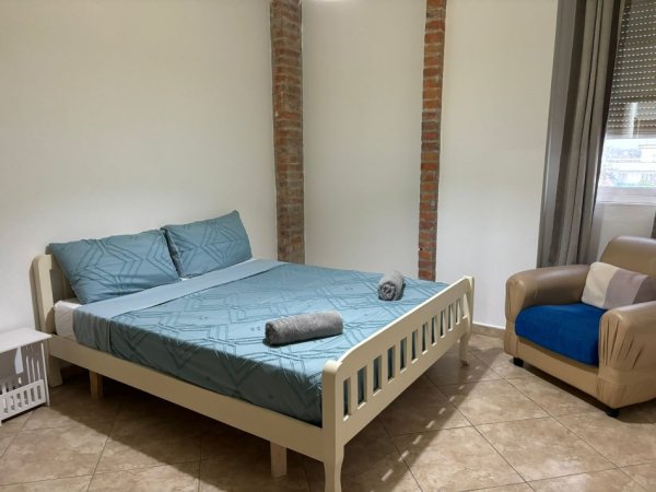 Apartament 3+1+2 për Qera në Yzberisht 450€!