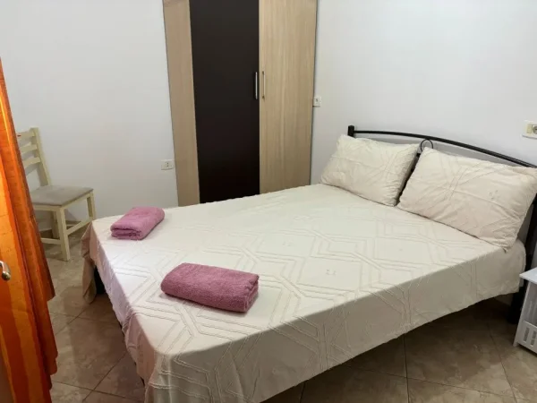 Apartament 3+1+2 për shitje në Yzberisht!