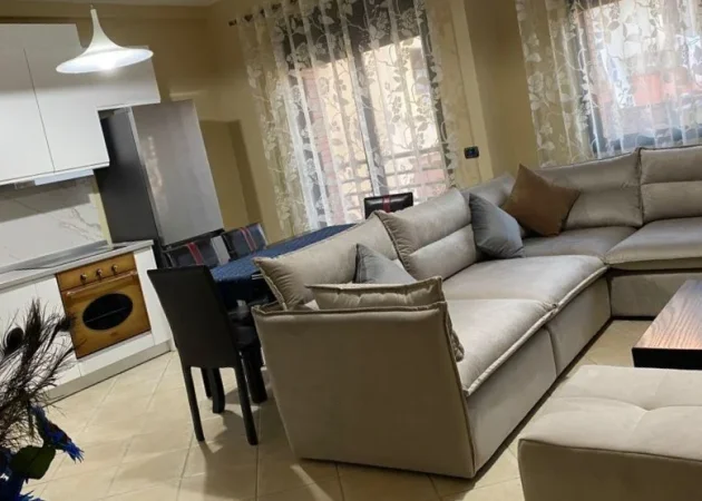 Tirane, jepet me qera apartament 2+1+Ballkon Kati 10, 100 m² 900 € (Pazari ri)