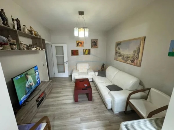 Tirane, shes 2+1 , 175.000 € (Blloku)