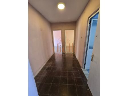 Tirane, shitet apartament 1+1 Kati 3, 60 m² 85.000 € (Pran Pallatit me Shigjeta)
