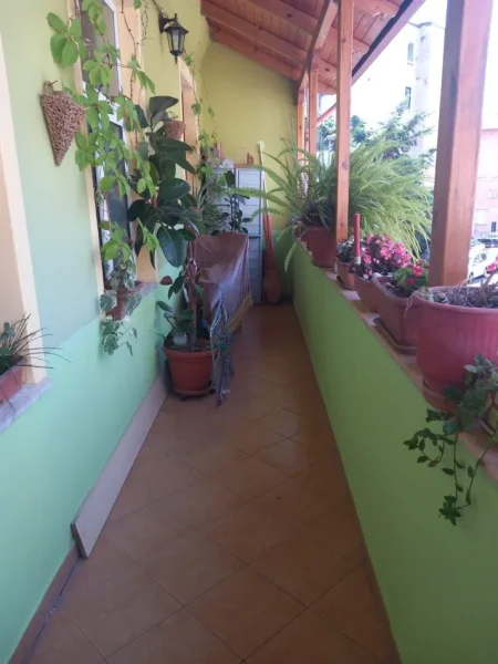 Tirane, shes apartament Dublex Kati 2, 157 m² 239.000 € (Njazi Demi)  zona ndermjet  Stadiumit Dinamo e Shkolles Vasil Shanto
