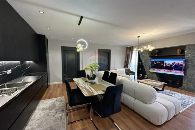 Tirane, jepet me qera apartament 3+1 , 140 m² 2.300 € (Rruga e Kavajës)