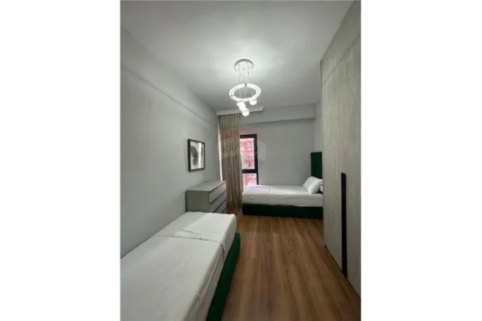 Tirane, jepet me qera apartament 3+1 , 140 m² 2.300 € (Rruga e Kavajës)