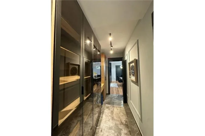 Tirane, jepet me qera apartament 3+1 , 140 m² 2.300 € (Rruga e Kavajës)