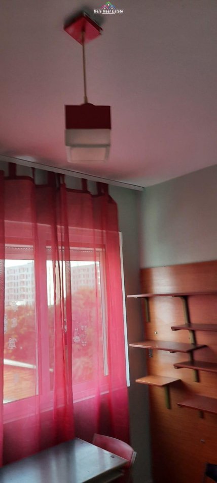 Tirane, jepet me qera apartament 1+1 Kati 5, 110 m² 400 € (porcelan)