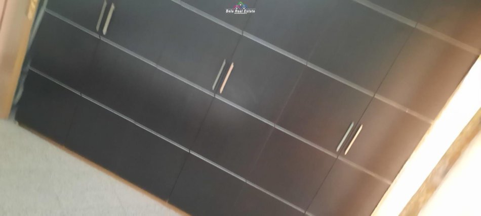 Tirane, jepet me qera apartament 1+1 Kati 5, 110 m² 400 € (porcelan)