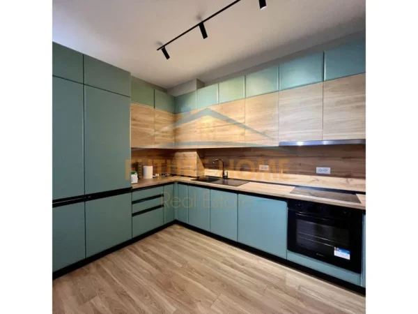 Tirane, jepet me qera apartament 1+1 Kati 3, 71 m² 700 € (TEG)