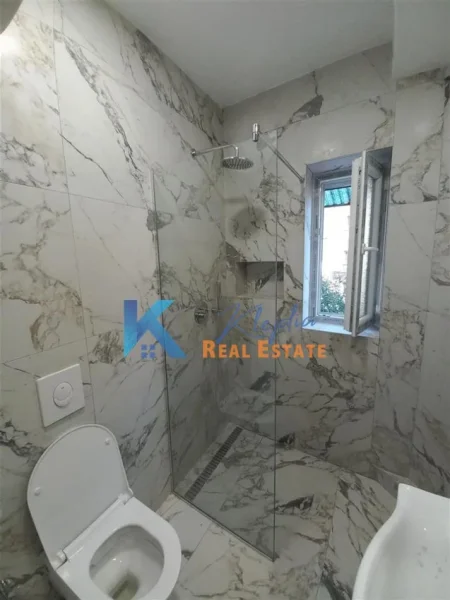 Tirane, jap me qera apartament 1+1 Kati 2, 45 m² (Zogu i Zi)