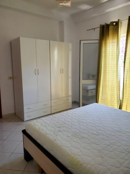 Tirane, jepet me qera Vile 2+1 Kati 2, 140 m² 500 € (selite)
