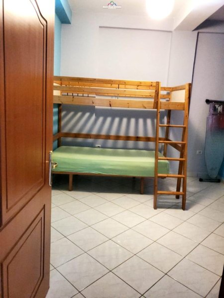 Tirane, jepet me qera Vile 2+1 Kati 2, 140 m² 500 € (selite)