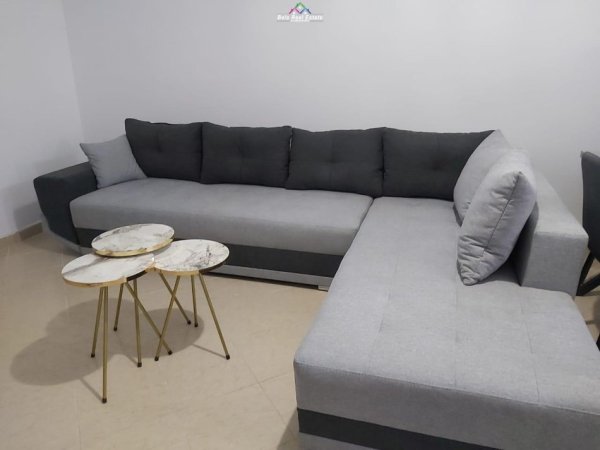Tirane, jepet me qera apartament 2+1 Kati 5, 108 m² 450 € (fresku)