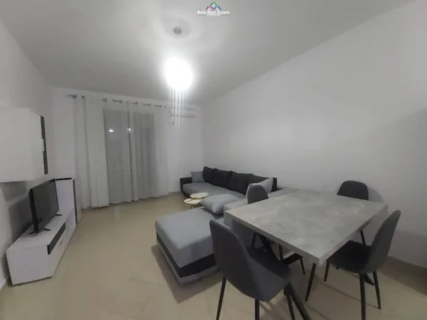 Tirane, jepet me qera apartament 2+1 Kati 5, 108 m² 450 € (fresku)