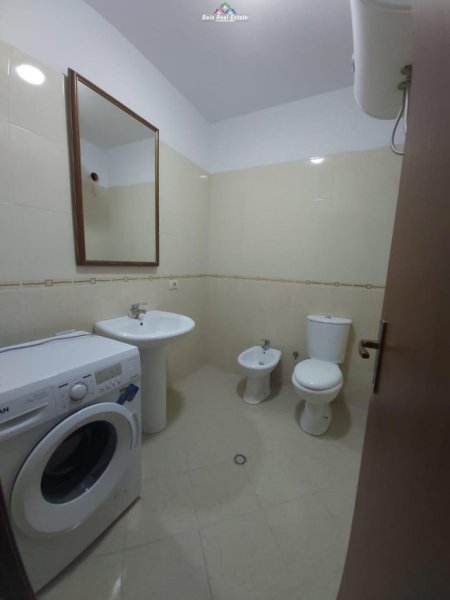 Tirane, jepet me qera apartament 2+1 Kati 5, 108 m² 450 € (fresku)