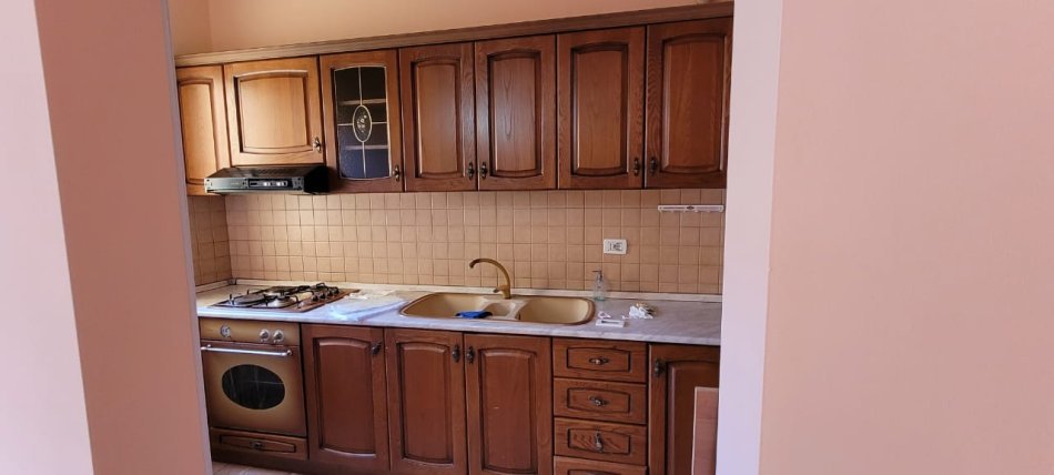Tirane, jepet me qera apartament 2+1+Aneks Kati 4, 90 m² 470 € (Qender)