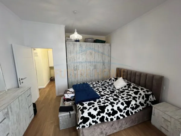 Tirane, shitet apartament 1+1 Kati 4, 79 m² 120.000 € (BRRYL)
