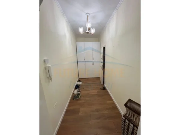 Tirane, shitet apartament 1+1 Kati 4, 79 m² 120.000 € (BRRYL)